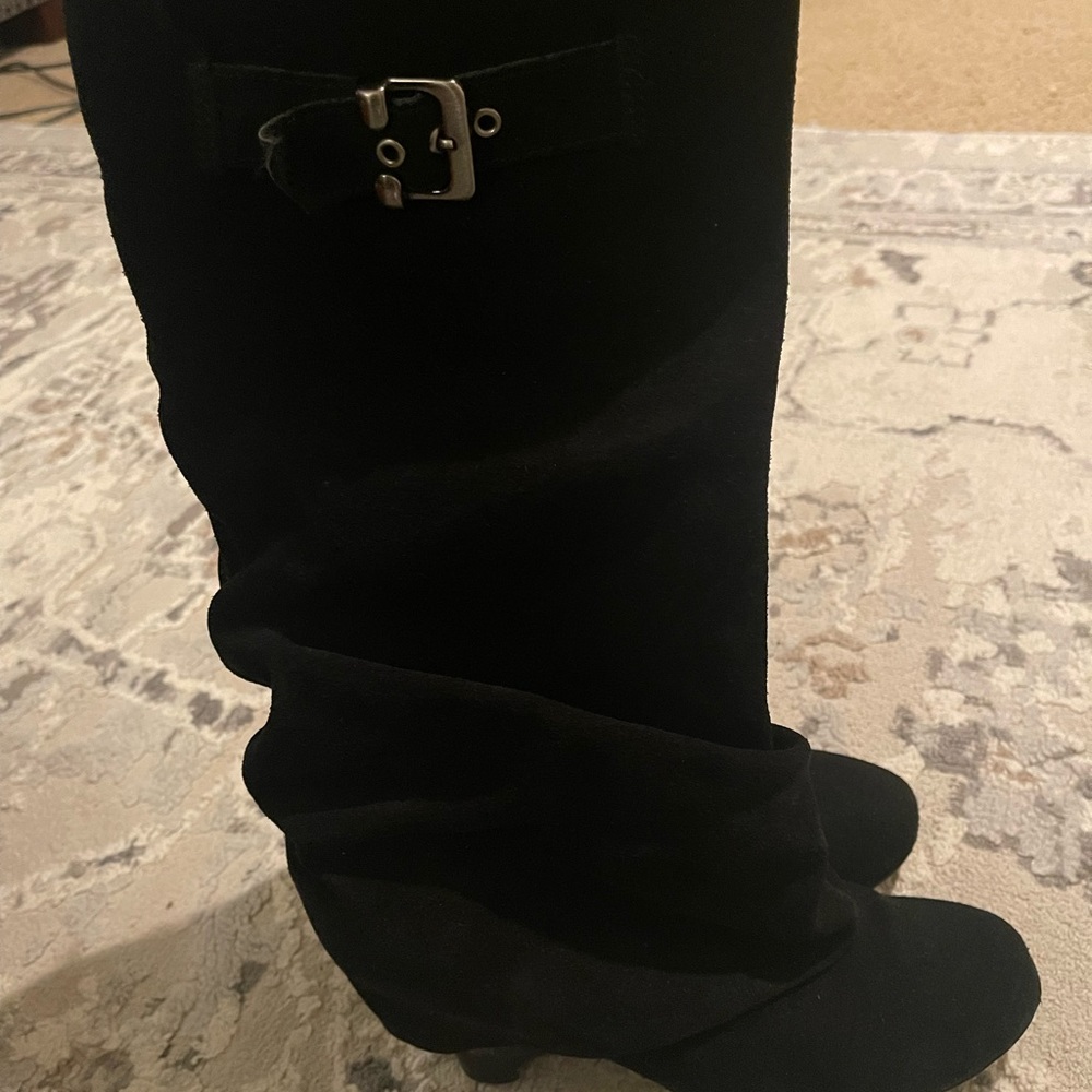EUC Suede slouchy boots